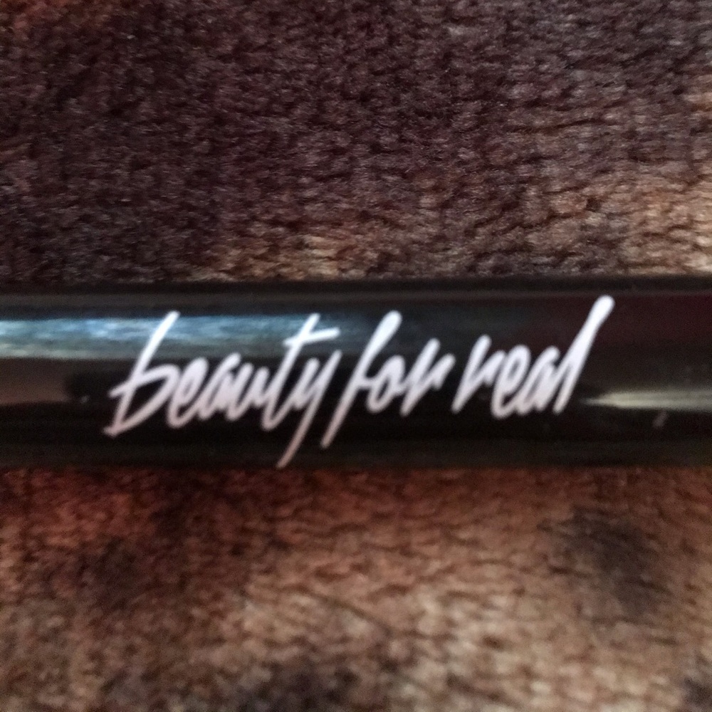 Makeup - Picture 4 of 7